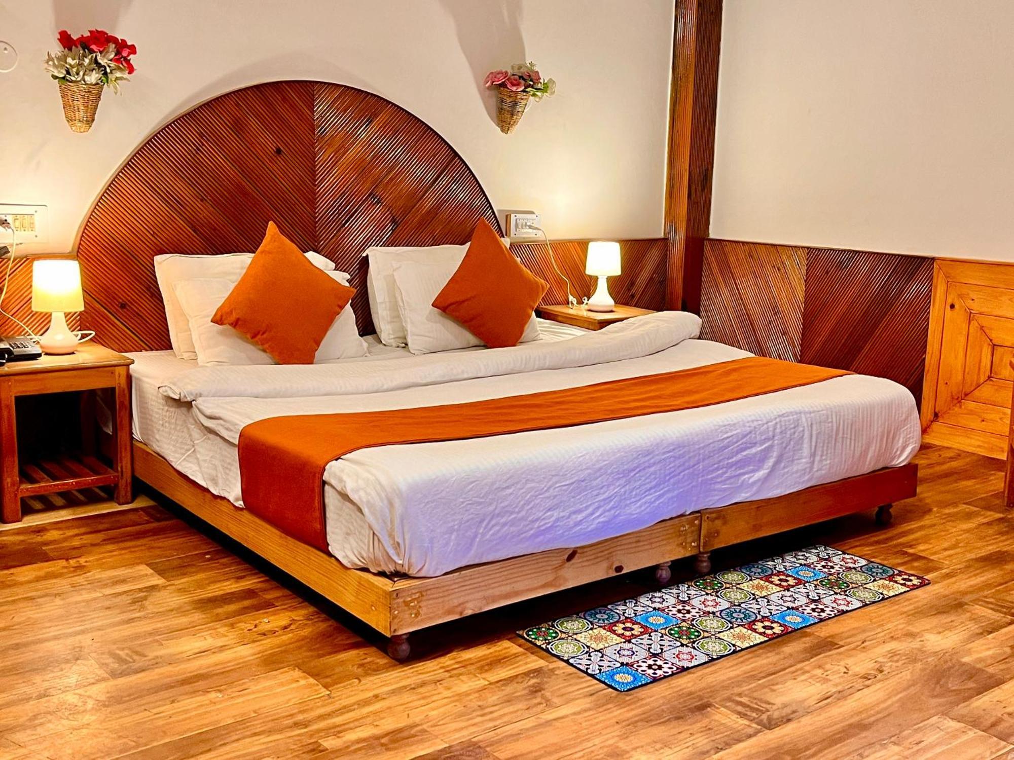 The Ganga Lodge - Affordable Luxury Stay Near Mall Road Manali Exterior photo