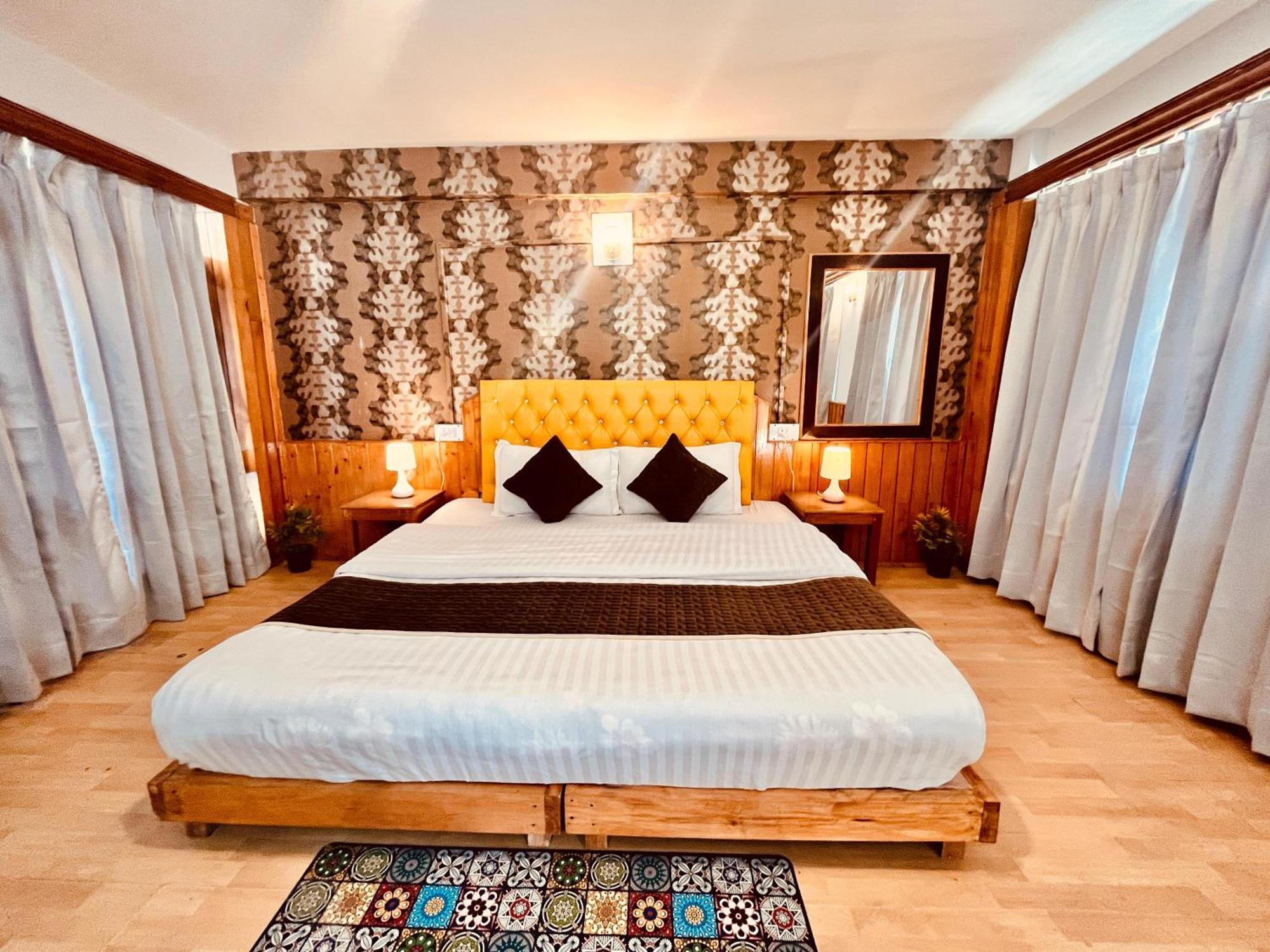 The Ganga Lodge - Affordable Luxury Stay Near Mall Road Manali Exterior photo