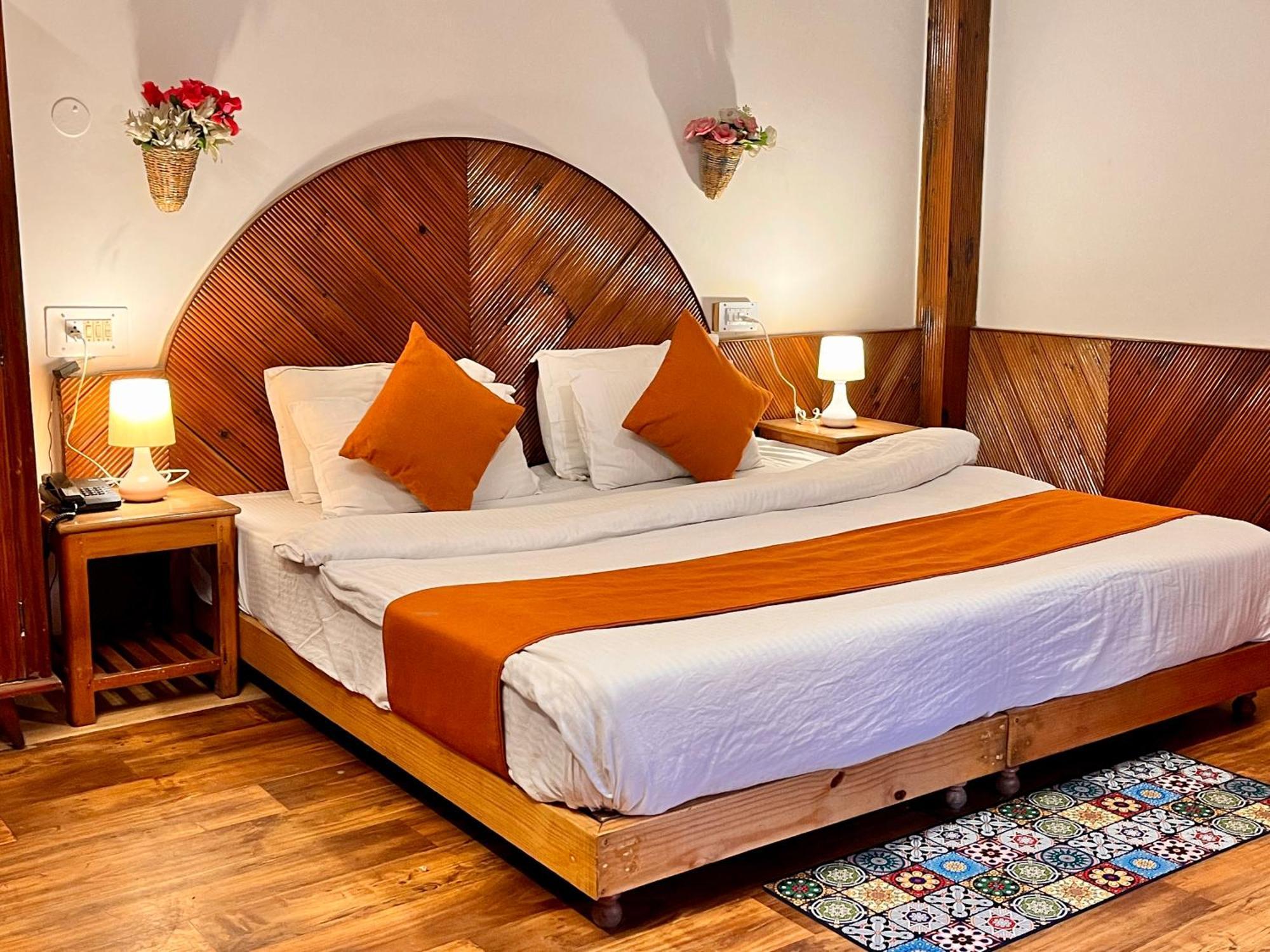 The Ganga Lodge - Affordable Luxury Stay Near Mall Road Manali Exterior photo